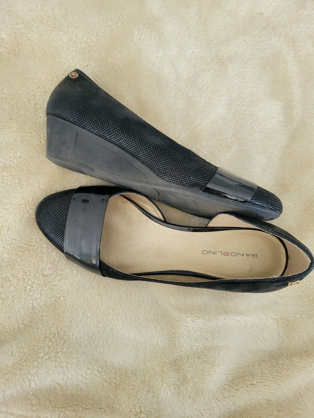 Bandolino Black Textured Wedge Loafers